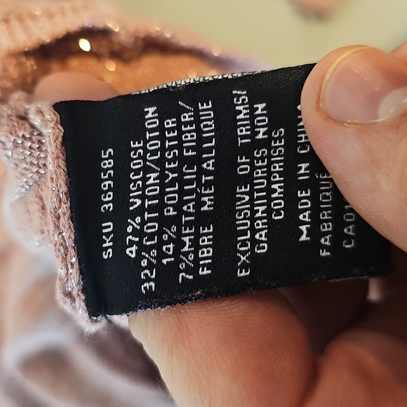 Le Chateau Medium Mauve Crew Neck Sweater - Picture 6 of 6